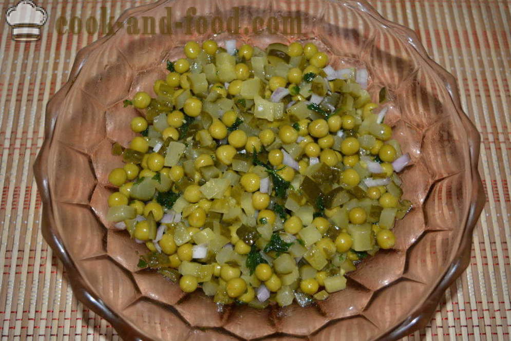 Solata s kumaricami in graha v naglici - kako kuhati okusno solato iz vložene kumare in grah, korak za korakom receptov fotografije