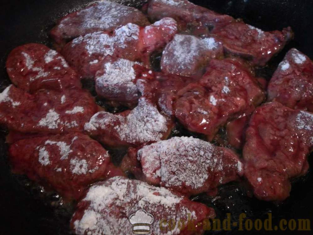 Goveja jetra Pijani v smetanovi omaki s sirom - kako kuhati govejega mesa, jetra v kislo smetano, korak za korakom receptov fotografije