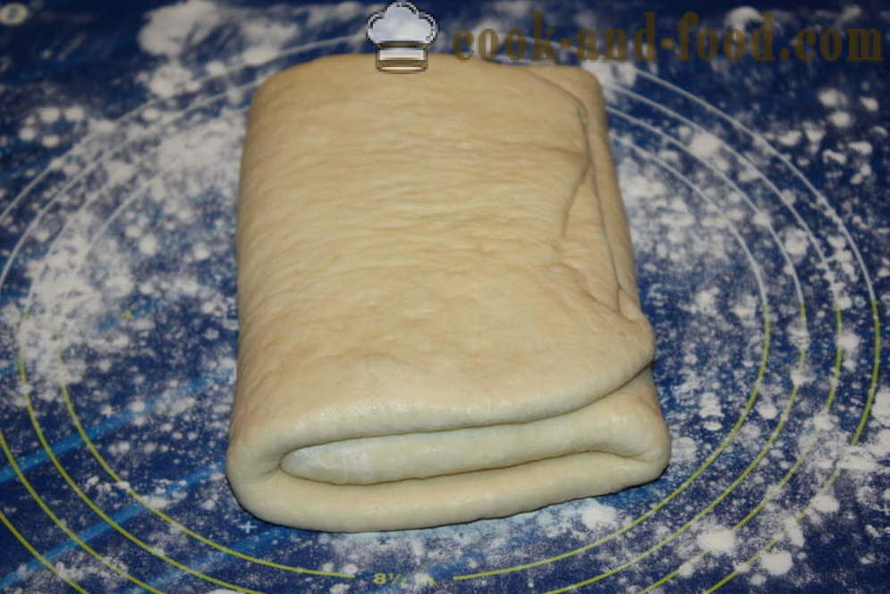 Kvas puff pastry rogljiček - kako narediti listnatega testa rogljiček, korak za korakom receptov fotografije