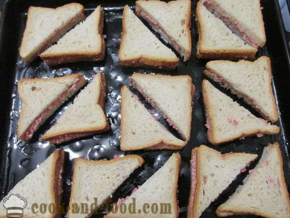 Vroče sendviči v pečici s klobaso in sirom - kako bi tople sendviče v pečici, s korak za korakom receptov fotografije
