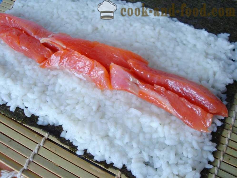 Suši zvitki z rižem in rdeče ribe - kako kuhati suši zvitkih doma, korak po korak receptov fotografije