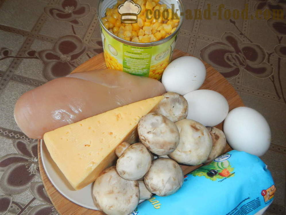 Solatni plasti: piščanec, gobe, sir in jajca - kako postaviti ven solato plasti, korak za korakom receptov fotografije