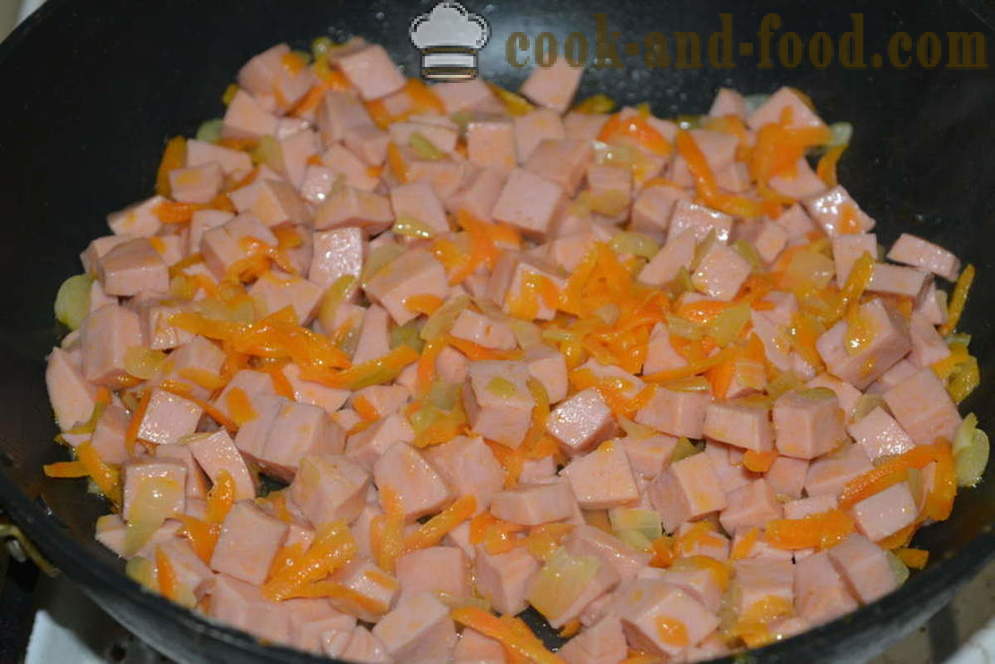Krompirjeva juha s krušnimi kockami in salame - Kako narediti juho iz krompirja, korak za korakom receptov fotografije