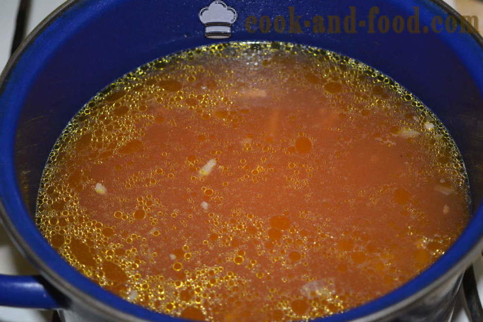 Meso juha z mesom in cmoki iz moke in jajc - kako kuhati juho z mletim mesom s cmoki, korak za korakom receptov fotografije