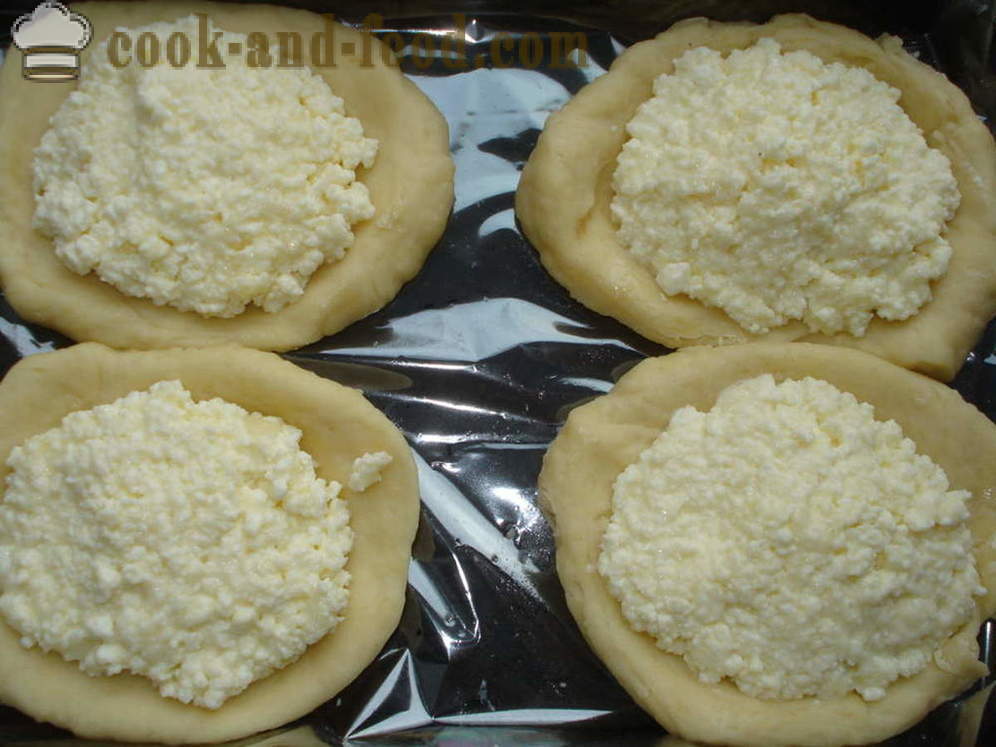 Sira s testa v pečici - kako kuhati sira s skuto, korak za korakom receptov fotografije