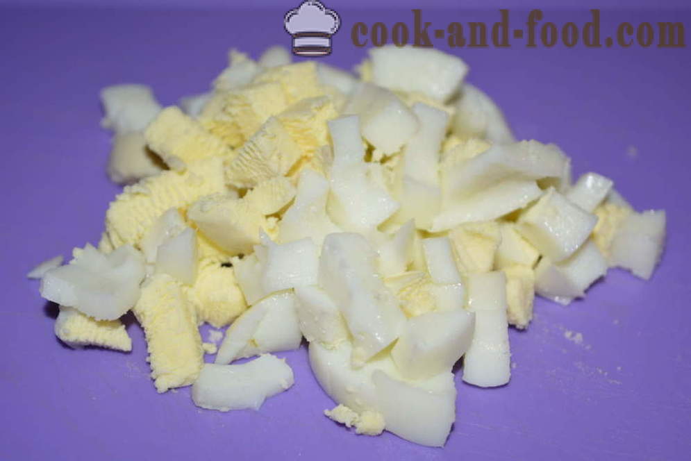 Preprosta solata iz svežih kumar in paradižnika z jajcem in porom - kako kuhati zelenjavo solata z majonezo, korak za korakom receptov fotografije