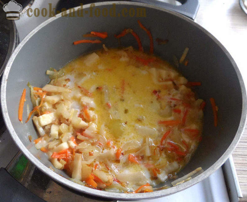Puran z gobami v smetanovi omaki - korak za korakom, kako kuhati purana z gobami, recept s fotografijo