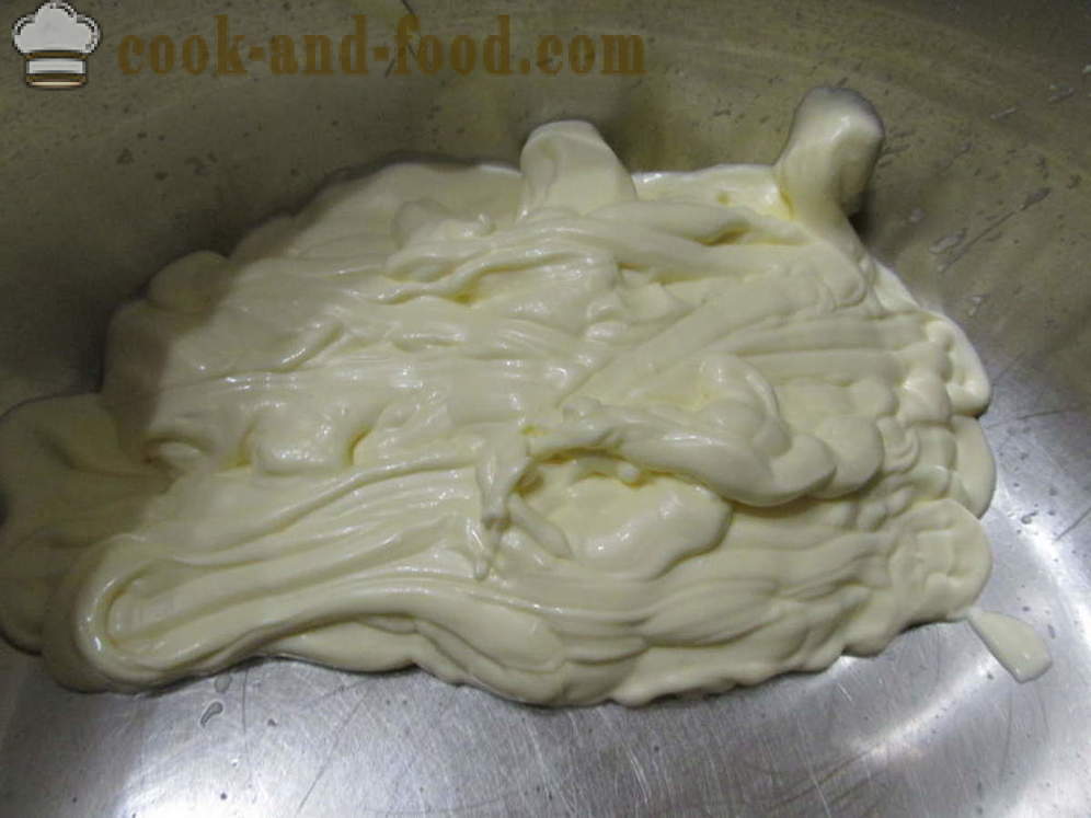 Hitro eliranega torto v majonezo in kislo smetano, polnjene s piščancem - kako kuhati pito polnilo za majonezo in kislo smetano, s korak za korakom receptov fotografije