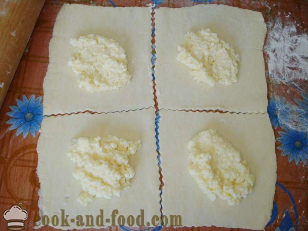 Puder s sirom listnatega testa - korak za korakom, kako narediti vlečeno testo s sirom v pečici, recept s fotografijo