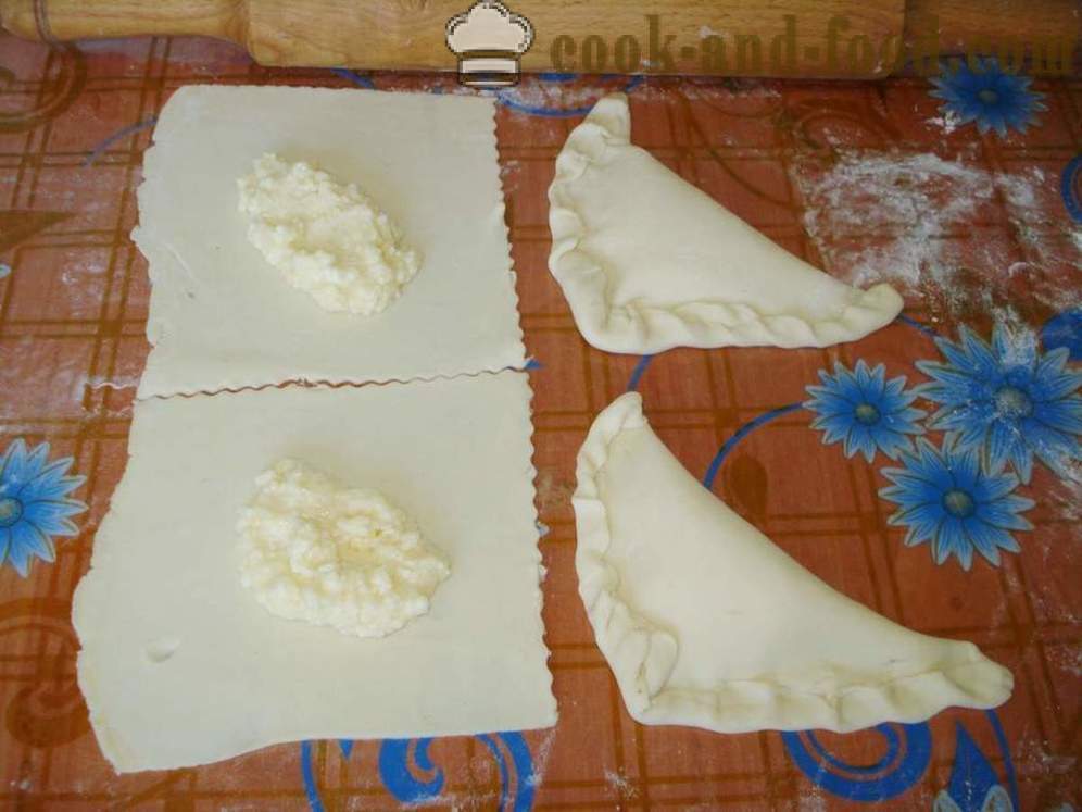 Puder s sirom listnatega testa - korak za korakom, kako narediti vlečeno testo s sirom v pečici, recept s fotografijo