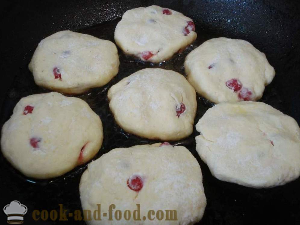 Cheesecakes z jagode ribeza - kako kuhati Cheesecakes v ponvi, s korak za korakom receptov fotografije