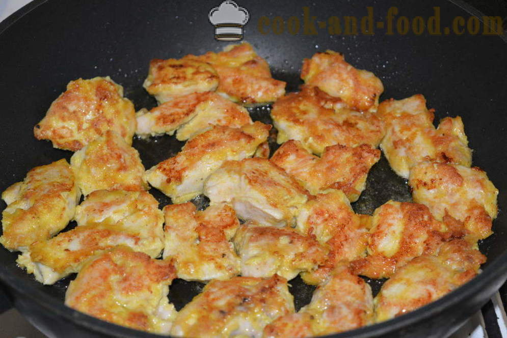 Okusne piščančje prsi pečen v ponvi - kako kuhati sočno piščančje prsi v ponvi, korak za korakom receptov fotografije