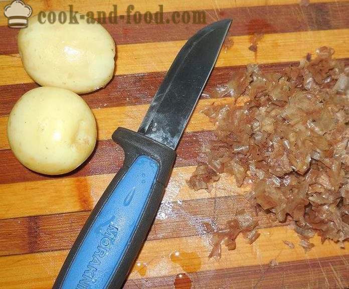 Slastni novi krompir pečen v pečici z mesom - kot okusno pečen novi krompir v luknjo, recept s fotografijami, korak za korakom