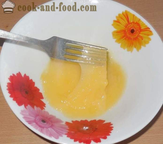 Juha z žličniki v mesno juho - Kako narediti cmoke jajca in moko - korak za korakom receptov fotografije