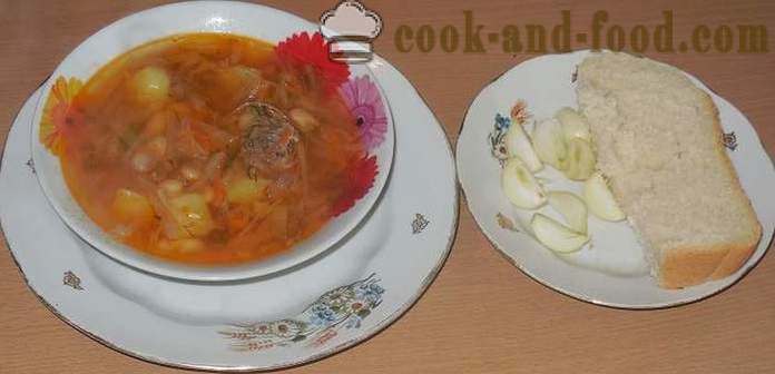 Okusna domača juha s fižolom v ukrajinščini - kako kuhati juho s fižolom v ukrajinščini - korak za korakom receptov fotografije