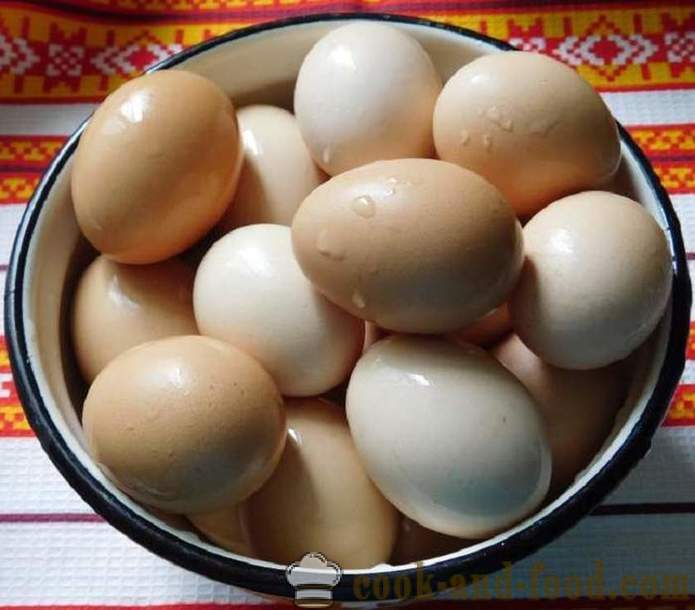 Kako slikati jajca iz čebule kože z vzorcem ali enakomerno - recept s fotografijo - korak s pravilno barvo jajca čebule kože