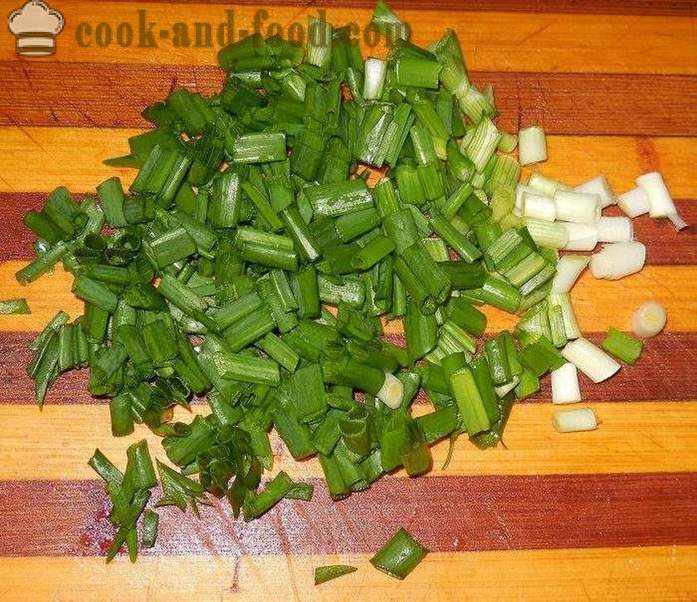 Preprosto in okusno spomladansko solato iz zelja, redkev in kumare brez majoneze - kako narediti spomladansko solato z korak za korakom receptov fotografije