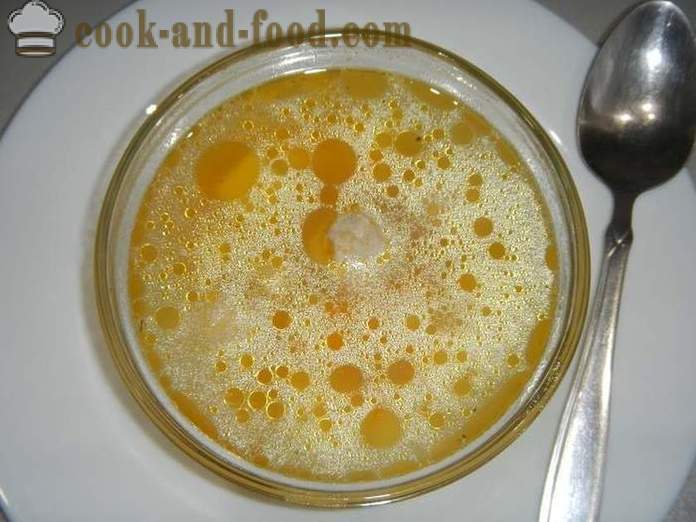 Okusna juha z mesne kroglice in rezanci - korak za korakom receptu s fotografijami, kako kuhati juho z mesne kroglice