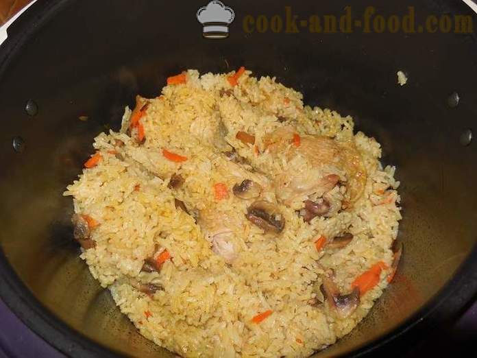 Riž s piščancem in gobami v multivarka ali kako kuhati rižota v multivarka, korak za korakom recept s fotografijami.