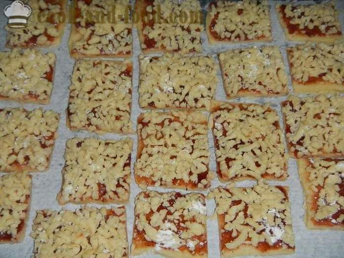 Kolačev piškotki z marmelado in drobtin iz testa - kako kuhati piškote z drobtinami na vrhu, korak za korakom receptov razrezane testa s fotografijami.