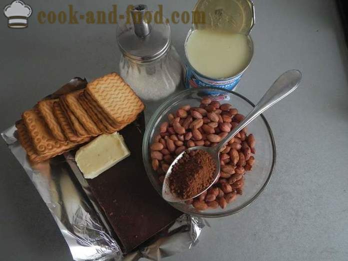 Domače čokoladne klobase piškoti z kondenziranega mleka in oreščkov, jajc brez - korak za korakom recept za čokoladne salame, s fotografijami.