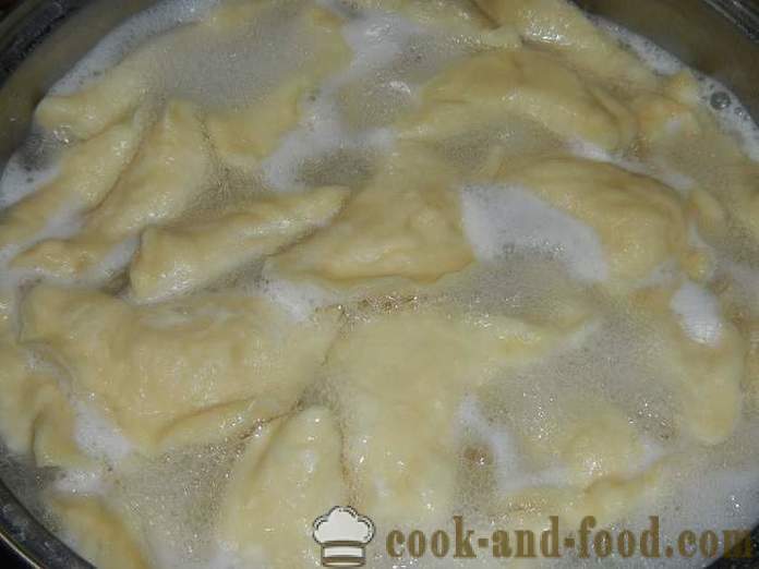 Delicious cmoki s krompirjem in kislo smetano. Kako kuhati cmoke s krompirjem - korak za korakom recept s fotografijami.