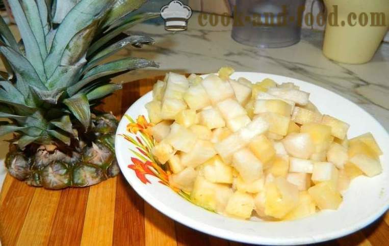Praznična solata s ananasa in rakovic palice - okusno in preprost korak za korakom receptov fotografije