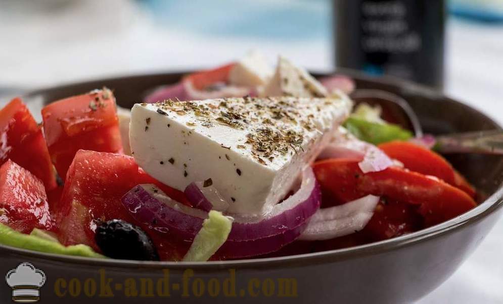 Kako pripraviti začimbe za grško solato - video receptov doma