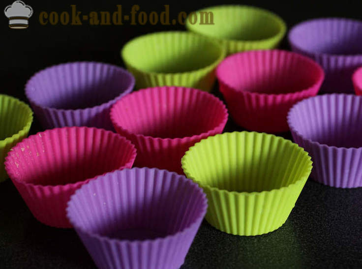 Multi-barve pločevinke za muffine - video recepti doma